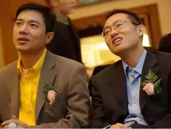 李彦宏（左）及李一男（右）