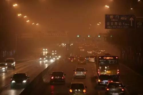 ▲此次空气重污染黄色预警措施于11月24日12时启动实施（图片来源于网络）