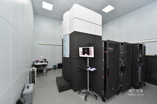  位于清华大学的冷冻电子显微学分系统。（作者提供）