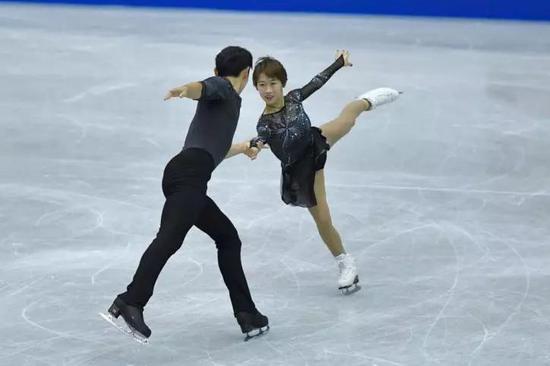 双向锁定。（图片来源：http://www.sohu.com/a/274273277_99985320.shtml）