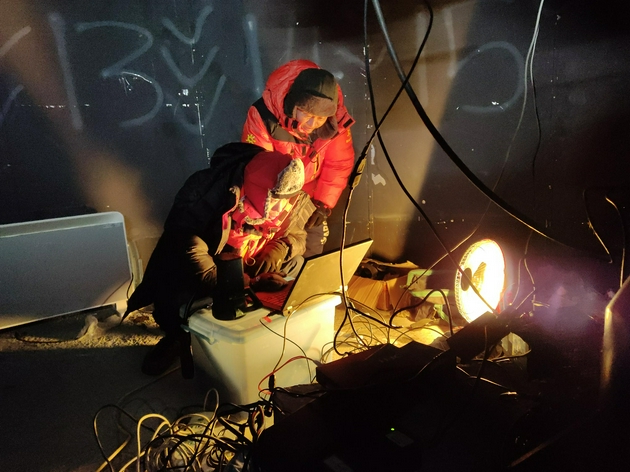 赛什腾全景。jpg 2020年冬季赛什腾雪后的夕照，整个天文台笼罩在落日余晖中，远处是辽阔的柴达木盆地。邓李才供图。